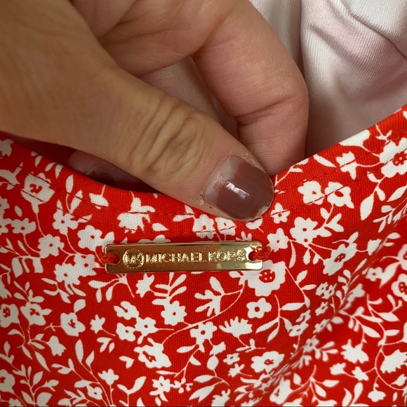 Michael Kors Floral Deep V-Twist Halter One-Piece - Picture 12 of 13